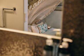 18Arts Hotel - Living in a Gallery!