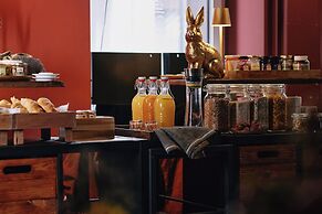 18Arts Hotel - Living in a Gallery!