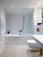 The Flushing Meadows Hotel & Bar