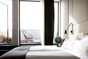 The Flushing Meadows Hotel & Bar