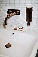 The Flushing Meadows Hotel & Bar