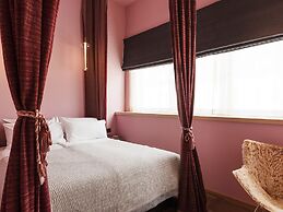 The Flushing Meadows Hotel & Bar