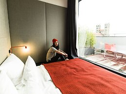 The Flushing Meadows Hotel & Bar