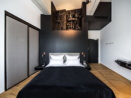 The Flushing Meadows Hotel & Bar