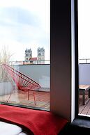 The Flushing Meadows Hotel & Bar