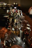 The Flushing Meadows Hotel & Bar