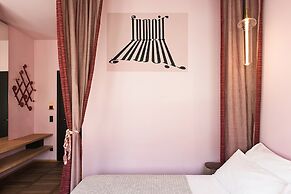 The Flushing Meadows Hotel & Bar