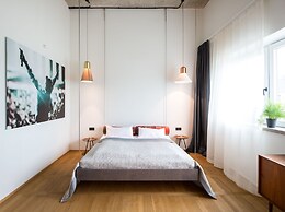 The Flushing Meadows Hotel & Bar