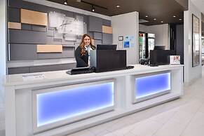 Holiday Inn Express & Suites Kansas City - Lee's Summit by IHG