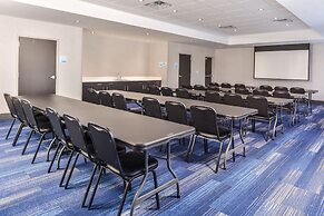 Holiday Inn Express & Suites Kansas City - Lee's Summit by IHG