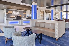 Holiday Inn Express & Suites Kansas City - Lee's Summit by IHG