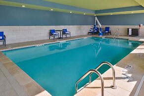 Holiday Inn Express & Suites Kansas City - Lee's Summit by IHG