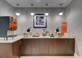 Hampton Inn & Suites Boston/Stoughton