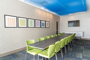 Holiday Inn Express and Suites-Cincinnati NE - Red Bank Road by IHG