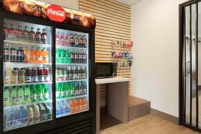 Holiday Inn Express and Suites-Cincinnati NE - Red Bank Road by IHG