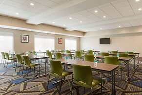 Holiday Inn Express and Suites-Cincinnati NE - Red Bank Road by IHG