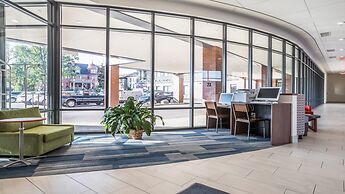 Holiday Inn Express and Suites-Platteville by IHG
