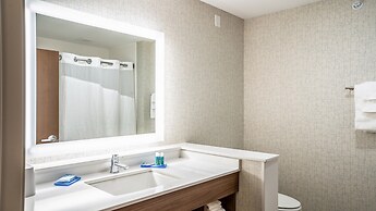 Holiday Inn Express and Suites-Platteville by IHG