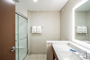 Holiday Inn Express and Suites-Platteville by IHG