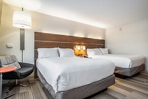 Holiday Inn Express and Suites-Platteville by IHG