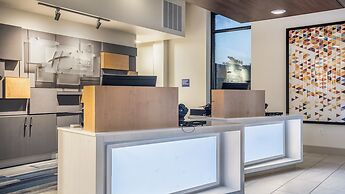 Holiday Inn Express and Suites-Platteville by IHG