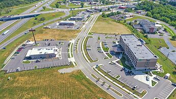 Holiday Inn Express and Suites-Elizabethtown North, an IHG Hotel