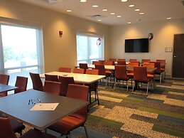 Holiday Inn Express and Suites-Elizabethtown North by IHG
