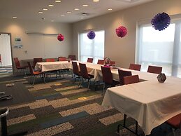 Holiday Inn Express and Suites-Elizabethtown North by IHG