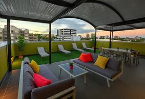 Breeze Lodge - Hostel