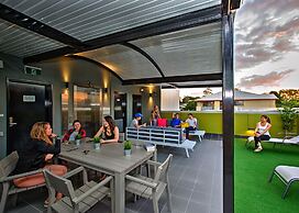 Breeze Lodge - Hostel