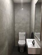 Breeze Lodge - Hostel