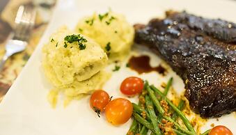 Valero Grand Suites by Swiss-Belhotel Makati