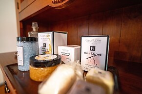 Birds 'n' Bloom Cottages