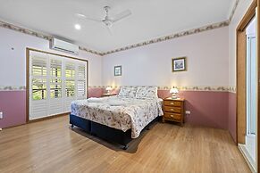 Birds 'n' Bloom Cottages