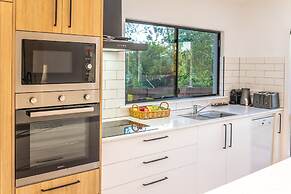 Birds 'n' Bloom Cottages