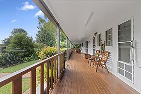 Birds 'n' Bloom Cottages