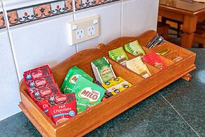 Birds 'n' Bloom Cottages