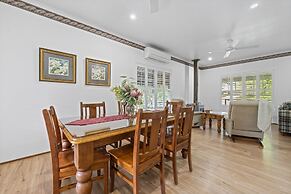 Birds 'n' Bloom Cottages