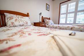 Birds 'n' Bloom Cottages