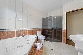 Birds 'n' Bloom Cottages