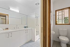 Birds 'n' Bloom Cottages