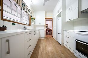 Birds 'n' Bloom Cottages