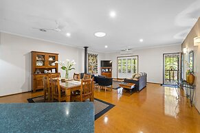 Birds 'n' Bloom Cottages