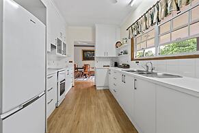 Birds 'n' Bloom Cottages