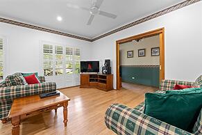 Birds 'n' Bloom Cottages