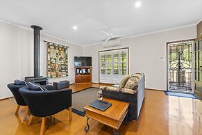 Birds 'n' Bloom Cottages