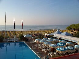 Hotel Monaco & Quisisana