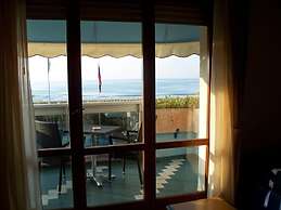 Hotel Monaco & Quisisana