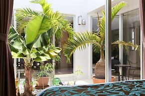 Palm Villa Ishigakijima igusa