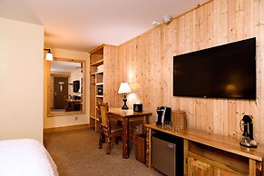 Adirondack Spruce Lodge